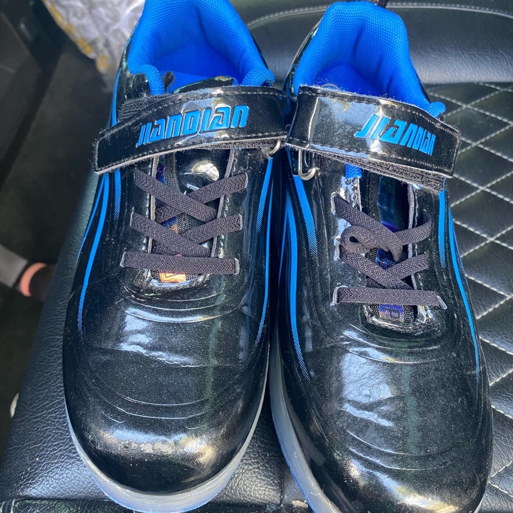 Olian Kids Black and Bright Blue Sneakers